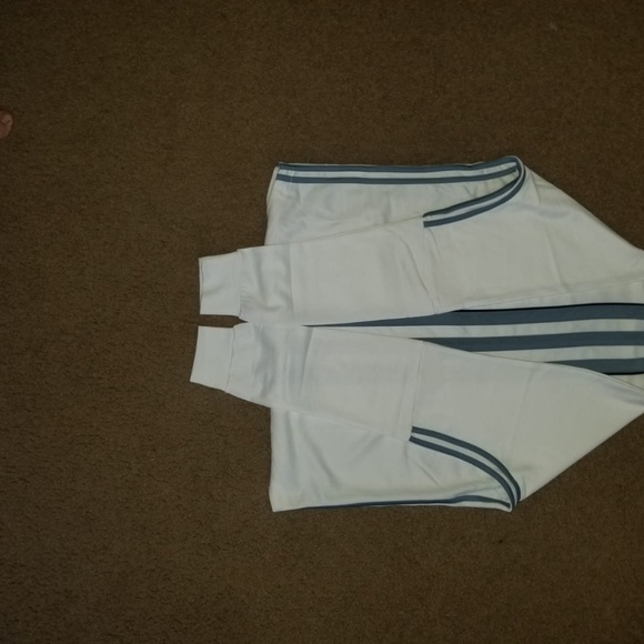 Adidas long sleeve - Picture 4 of 4